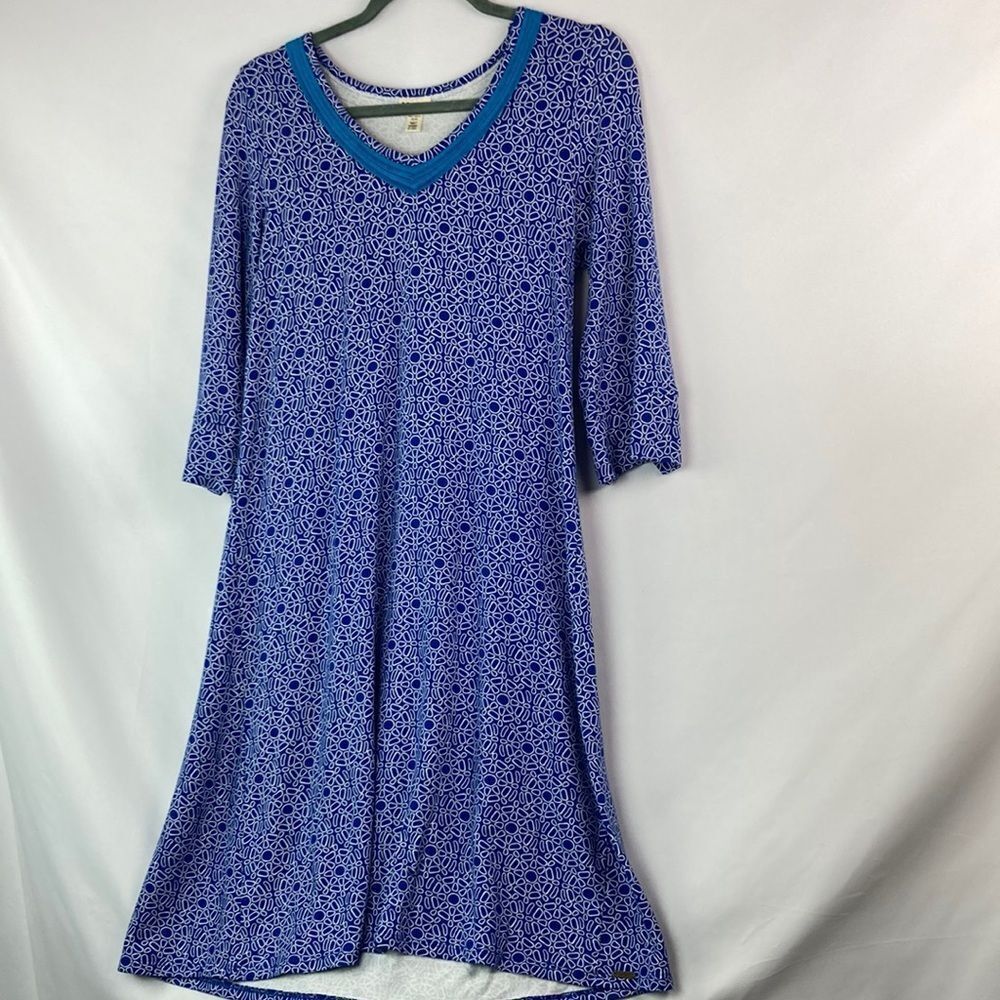 Hatley 3/4 length split sleeve blue and white sun pattern dress with teal Med